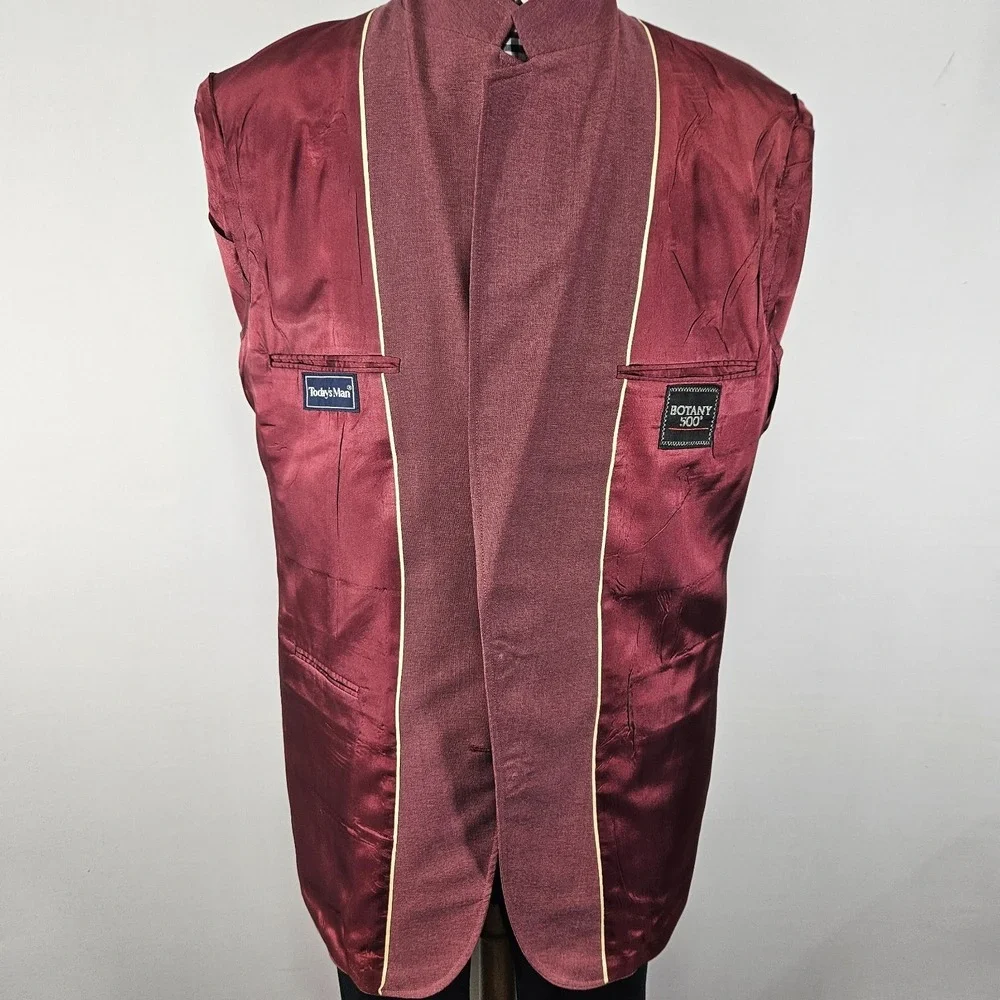 Botany 500 Men's‎ Sport Coat Blazer Two Button Maroon Polyester Size about 46L